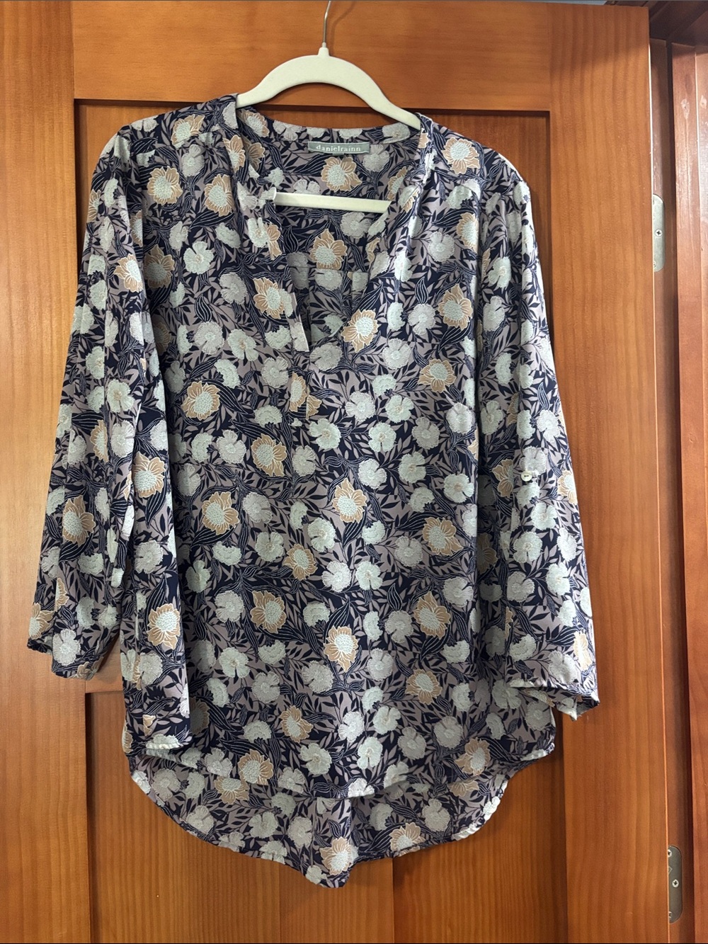 Daniel Rainn Navy Floral V‑Neck Tunic with Cream and Tan Blooms